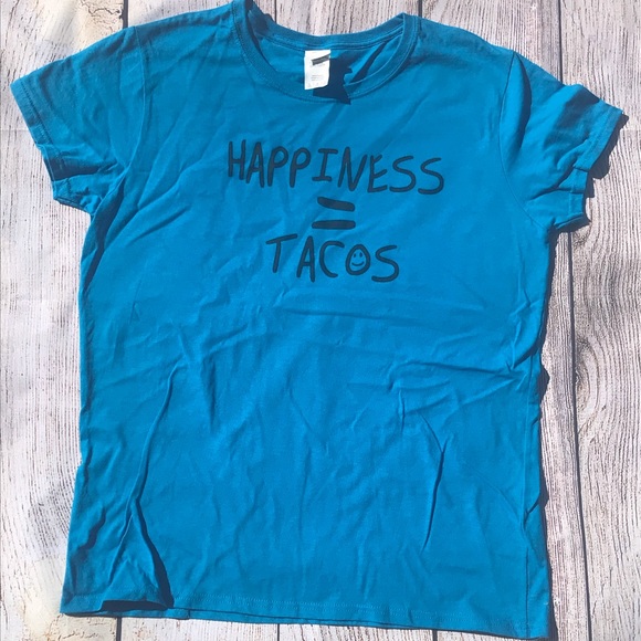 Gildan Tops - ⭐️100% Cotton tee⭐️